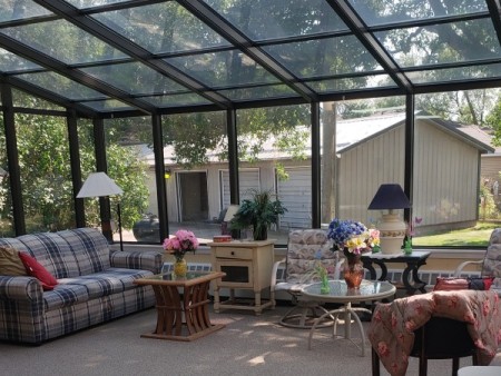 Lakeland apartments sunroom interior